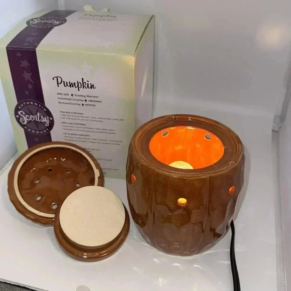 Scentsy Authentic Fragrance Wax Warmer Fall/Thanksgiving/Halloween PUMPKIN - Picture 8 of 11